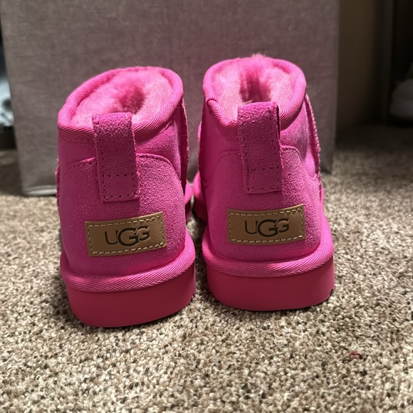 UGG Ultra Mini boots *Carnation size 8 NEW - Picture 4 of 8